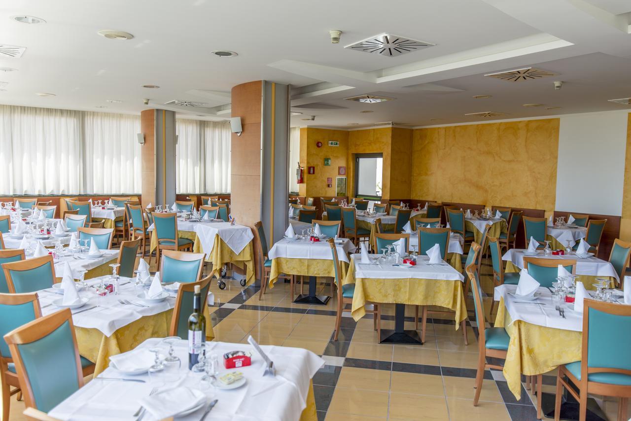 Hotel Atlas Alba Adriatica Exterior foto